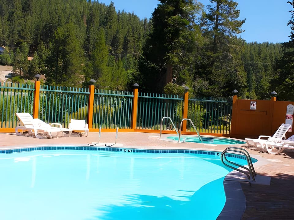 Truckee Donner Lodge Lodge in Truckee