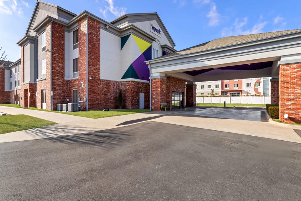 Spark by Hilton Catoosa Tulsa Hotel in Tulsa