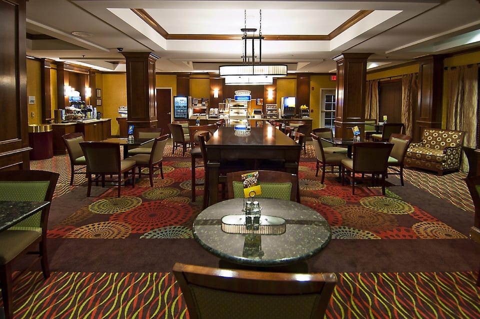Holiday Inn Express Hotel And Suites Tupelo By IHG Hotel in Tupelo