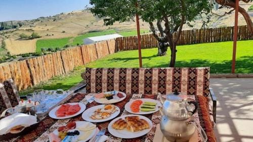 Kapadokya Ihlara Gunalp Konagı Inn in Turkey
