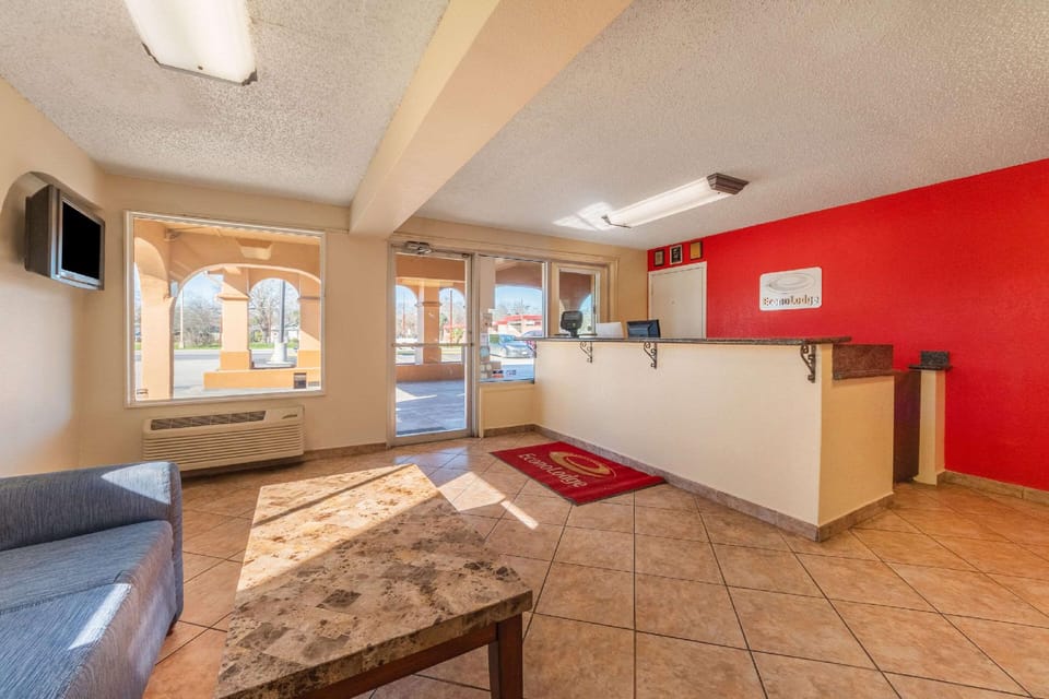 Econo Lodge San Marcos University Area Hotel in San Marcos