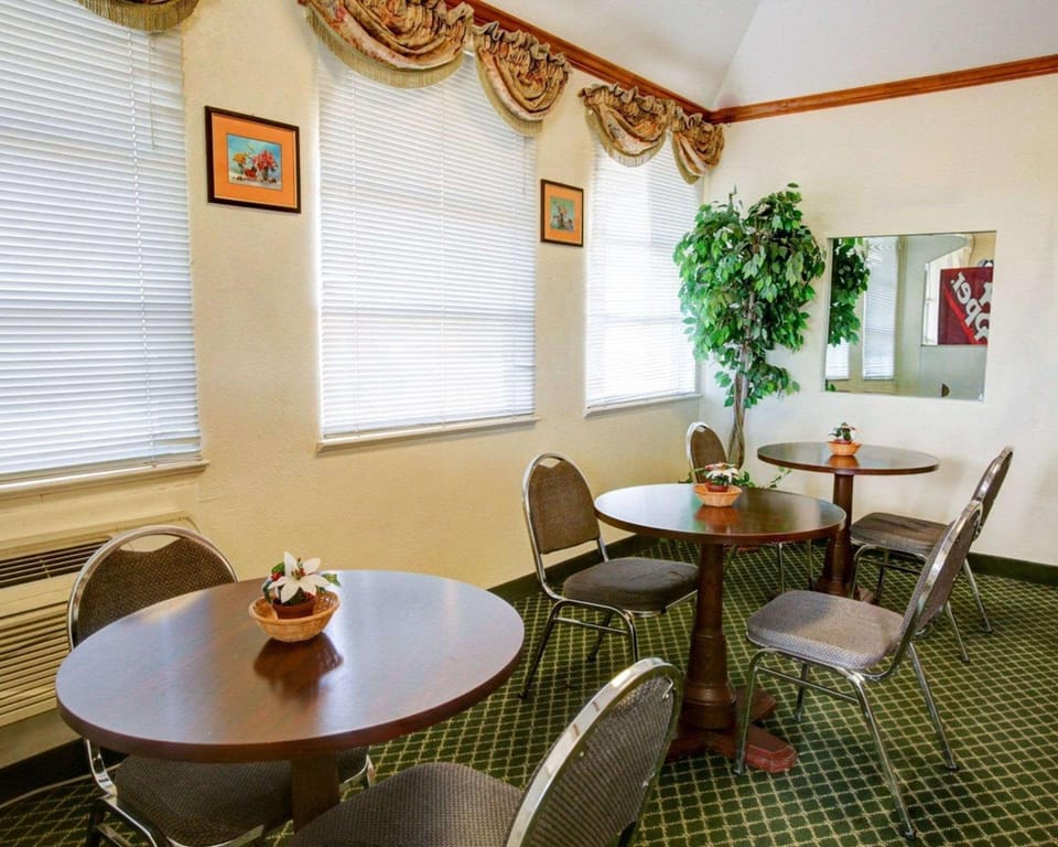 Econo Lodge Temple Hotel in Temple