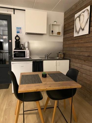 Le petit studio de l'espace bien etre Hotel in Wallonia, Belgium