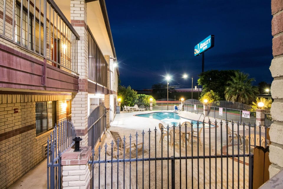 Quality Inn University near Downtown Hotel in San Marcos