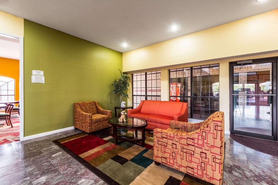 Quality Inn University near Downtown Hotel in San Marcos