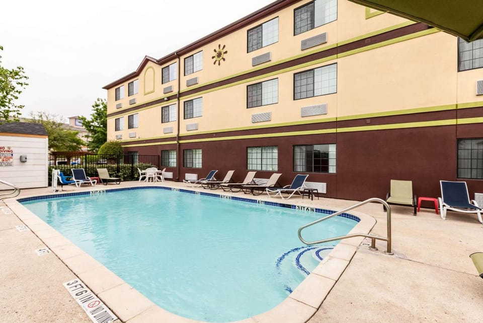 Quality Inn near SeaWorld - Lackland Hotel in San Antonio