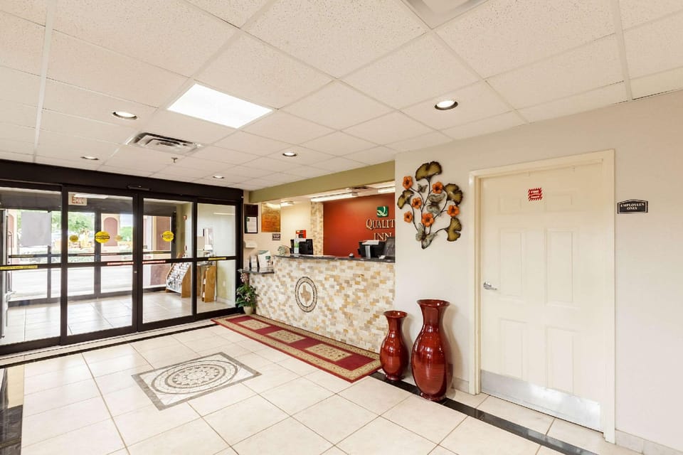 Quality Inn near SeaWorld - Lackland Hotel in San Antonio