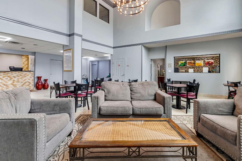 Quality Inn near SeaWorld - Lackland Hotel in San Antonio