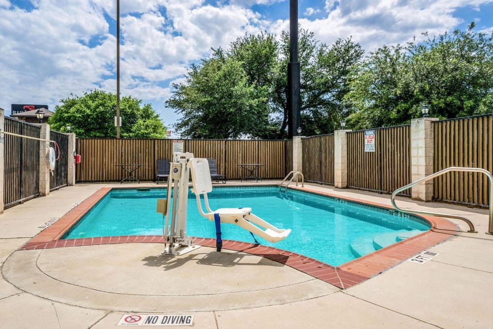 Comfort Suites Near Texas State University Hotel in San Marcos