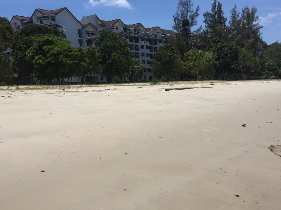 A216 Bayu Beach Apartment  Apartment hotel in Port Dickson