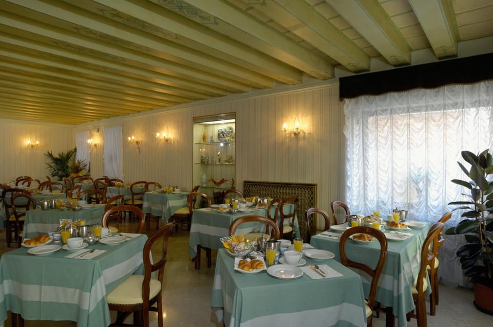 Albergo Basilea Hotel in Venice