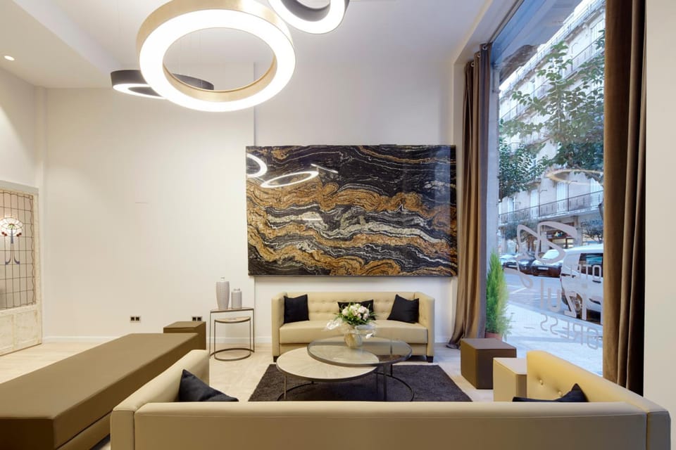 Shared lounge/TV area