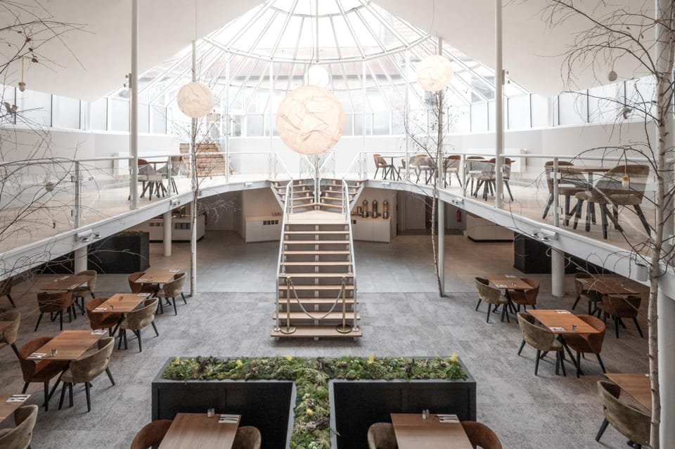 Banquet hall