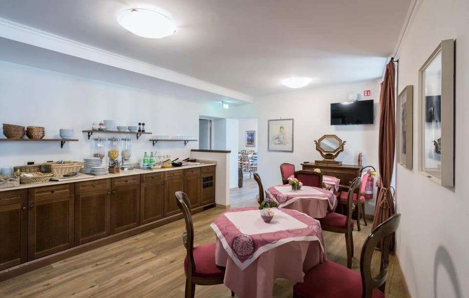 Hotel Garni Corona Hotel in Menaggio