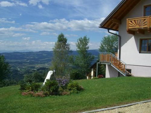 Gasthof-Pension Kleinhenner Inn in Carinthia, Austria