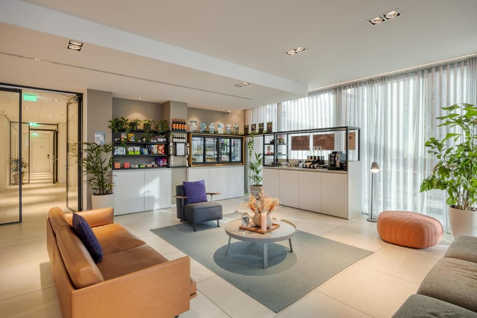 PREMIER SUITES PLUS Rotterdam Hotel in Rotterdam
