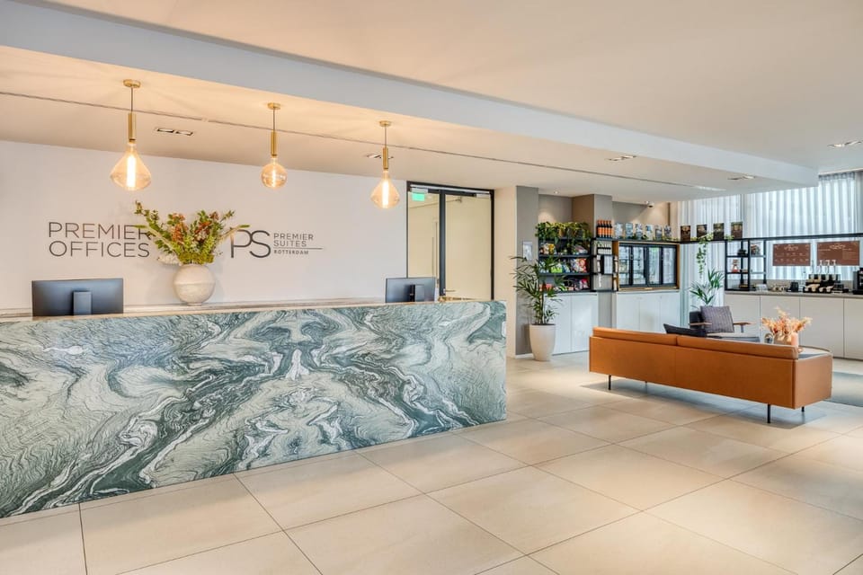 PREMIER SUITES PLUS Rotterdam Hotel in Rotterdam