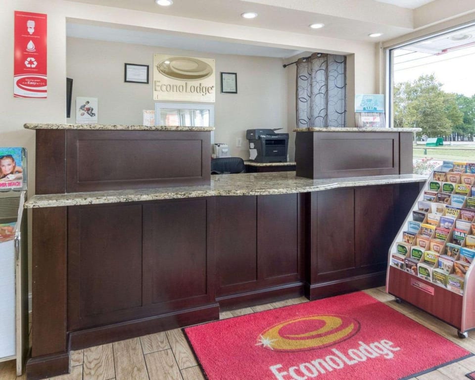 Econo Lodge Virginia Beach Town Center Hotel in Chesapeake
