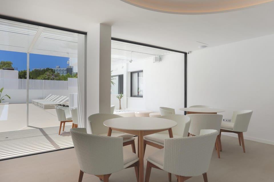 Sunrise Suites Hotel in Ibiza