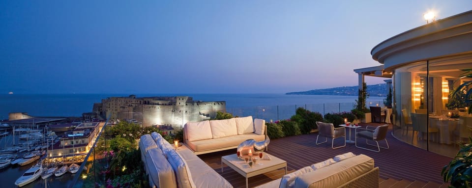 Grand Hotel Vesuvio Hotel in Naples