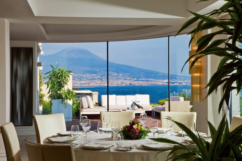 Grand Hotel Vesuvio Hotel in Naples