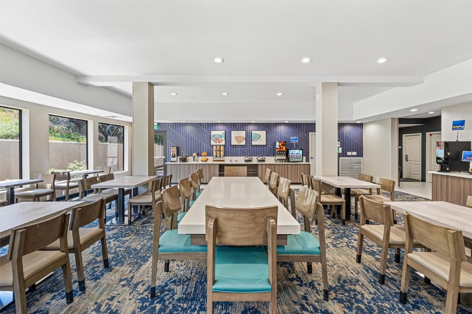 Best Western Valencia/Six Flags Inn & Suites Hotel in Valencia