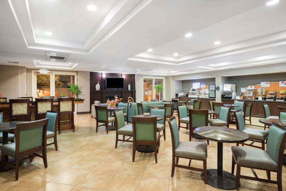 Holiday Inn Express Hotel & Suites Vacaville By IHG Hotel in Vacaville