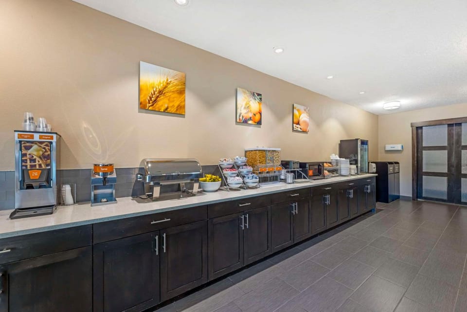 Comfort Suites Near Vancouver Mall Hotel in Vancouver