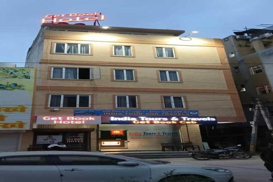 Get Book Hotel Hotel in Udaipur