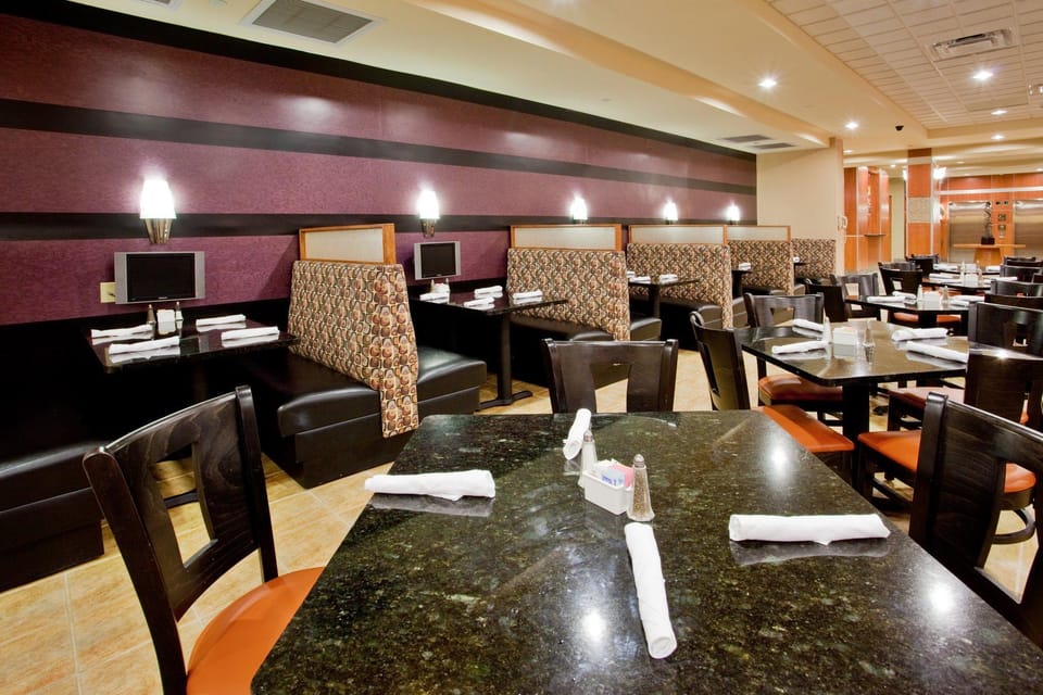 Holiday Inn Hotel & Suites Gateway By IHG Hotel in Williamsburg