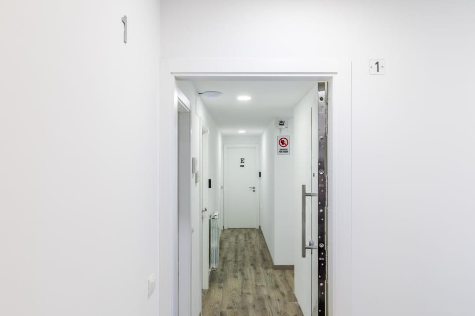 AYZ Villegas - Auto check-in property Hotel in Madrid