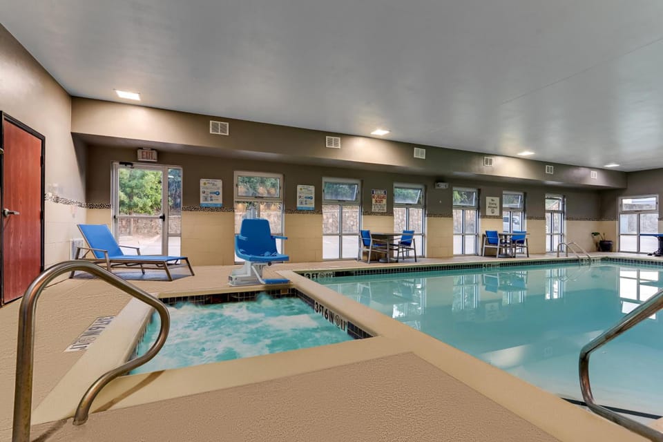 Holiday Inn Express & Suites Weatherford By IHG Hotel in Weatherford