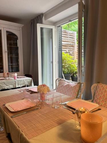 Le jardin Chamberlin, Maison d'hotes Hotel in Île-de-France