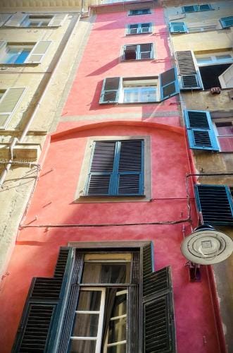Torre degli Orefici dimora medioevale Hotel in Genoa