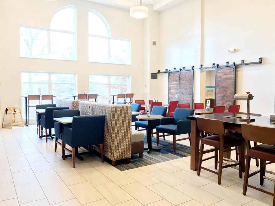Holiday Inn Express Hotel & Suites White River Junction By IHG Hotel in Hartford