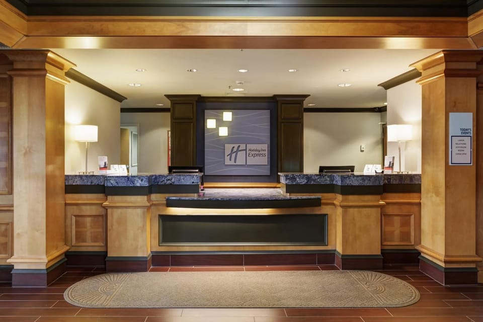 Holiday Inn Express Hotel & Suites Warwick-Providence Airport By IHG Hotel in Warwick