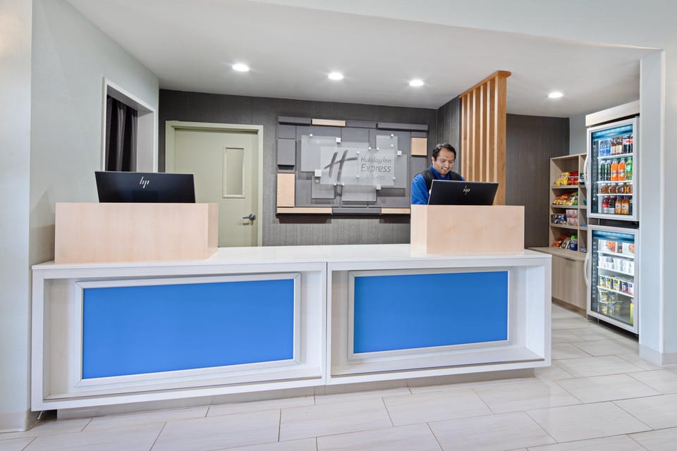 Holiday Inn Express & Suites Watsonville By IHG Hotel in Watsonville