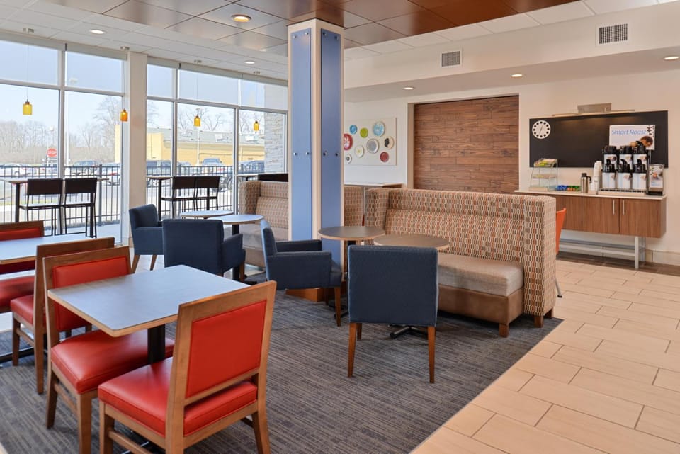 Holiday Inn Express & Suites Farmington Hills - Detroit By IHG Hotel in Farmington Hills
