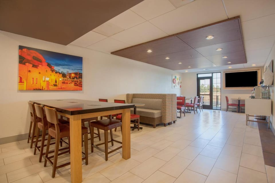 Holiday Inn Express & Suites Davis - University Area By IHG Hotel in Davis