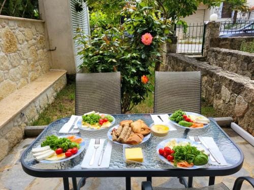 Anris Dom - In a quiet part of the center Hotel in Halkidiki