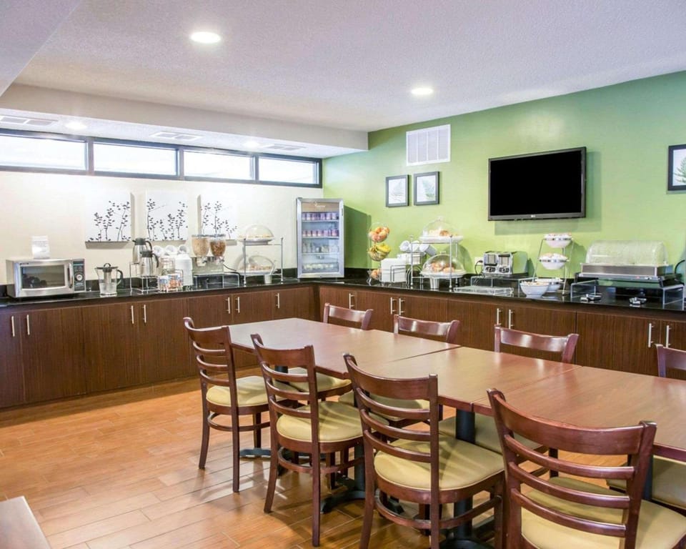 Sleep Inn Midway Airport Hotel in Bedford Park