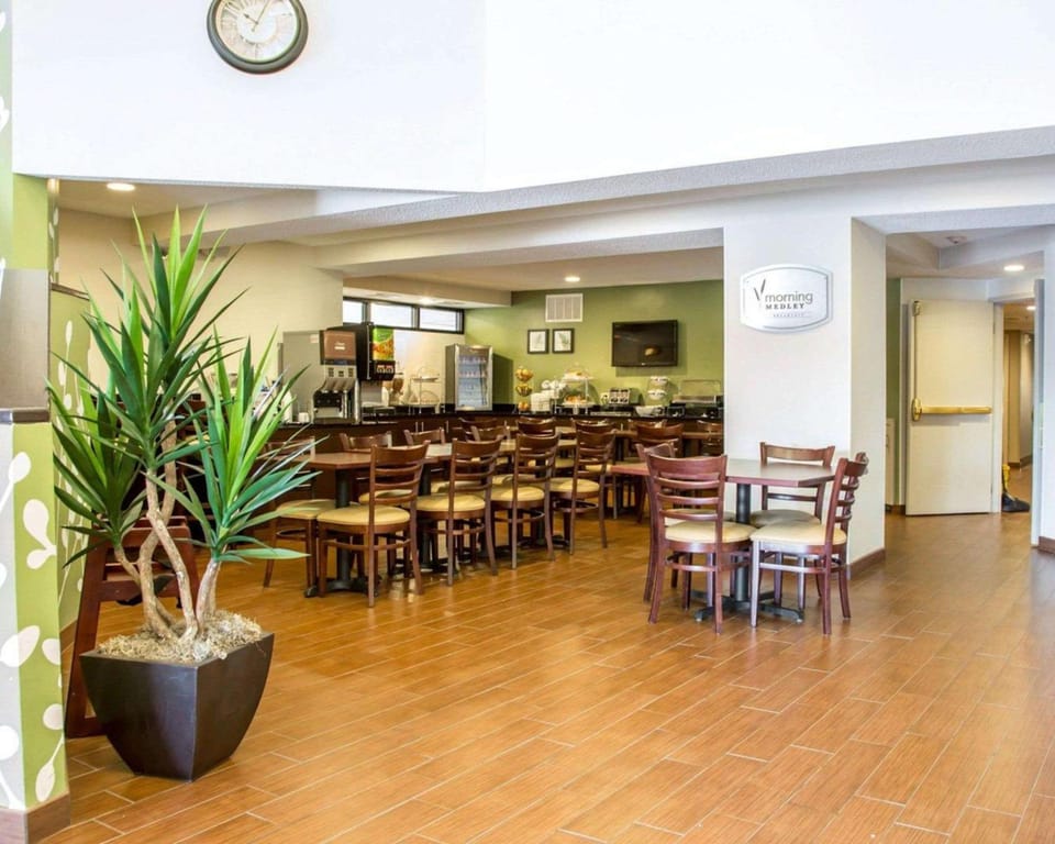 Sleep Inn Midway Airport Hotel in Bedford Park