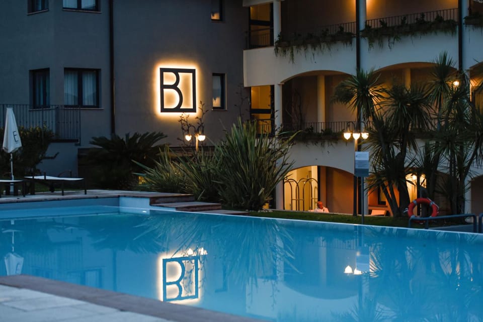 Bella Hotel & Restaurant with private dock for mooring boats Hotel in Lake Garda