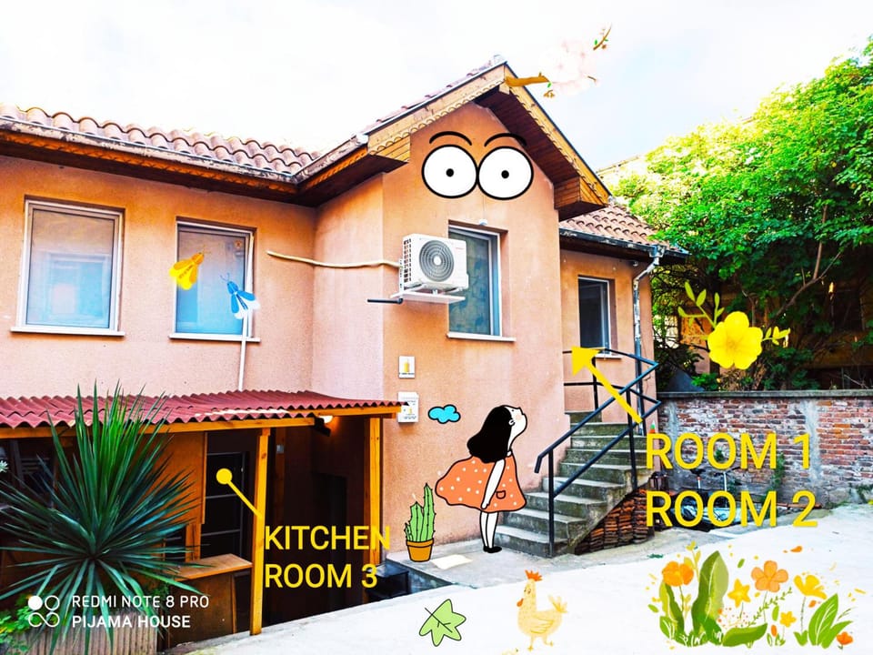 PIJAMA HOUSE - Bike & Bed Hostel in Plovdiv