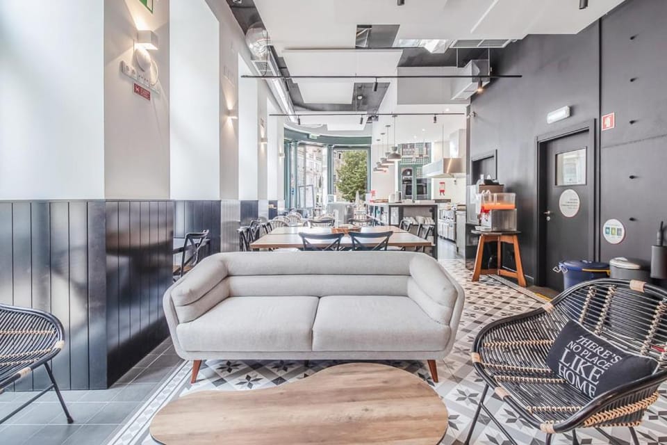 Shared lounge/TV area
