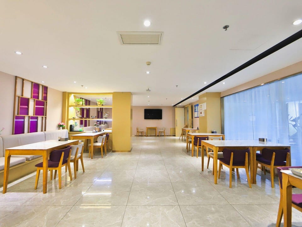 Lavande Hotel·Changchun People's Square Hotel in China