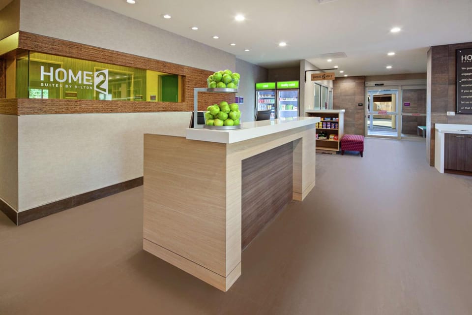 Home2 Suites by Hilton Alameda Oakland Airport Hotel in Alameda