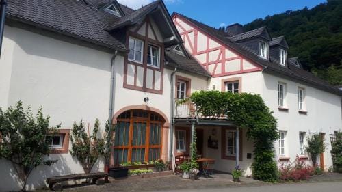 Landhaus Grafendhron Hotel in Trier-Saarburg