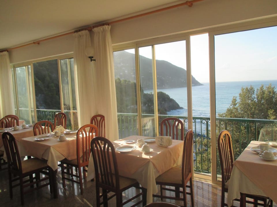 Hotel Leopold Hotel in Moneglia