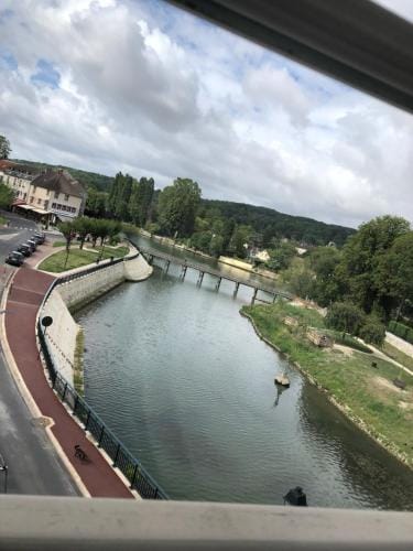 LE CABOUILLET Hotel in Île-de-France
